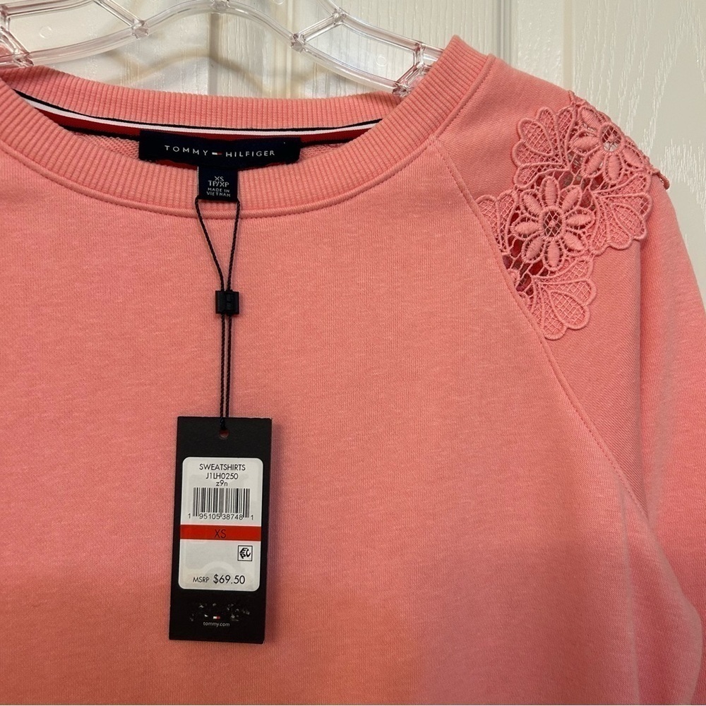 Tommy Hilfiger Lace-Trimmed Long Sleeve Crewneck Sweatshirt in Pink Size XS - Picture 5 of 7
